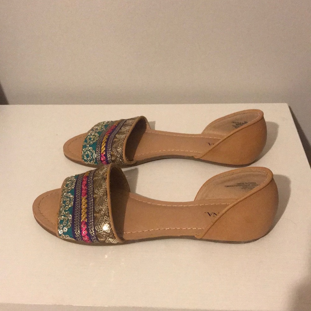 Flats - Picture 2 of 3
